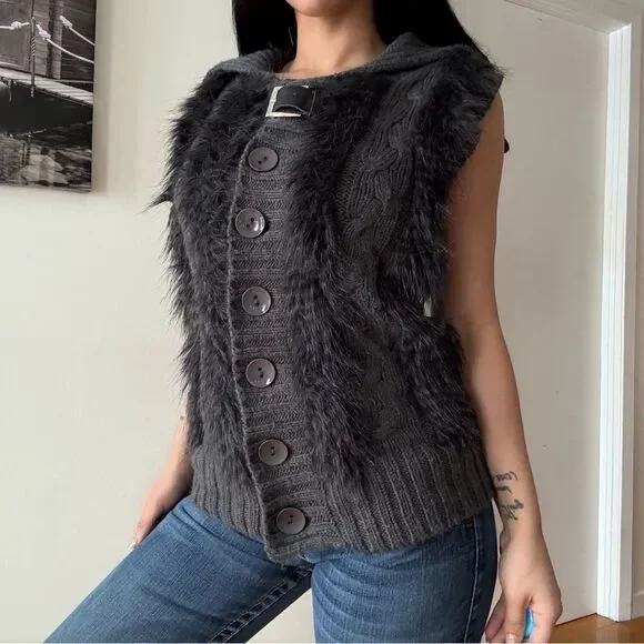 Y2K Grey Knit faux fur trim sleeveless cadigan vest - Picture 2 of 8